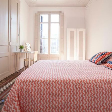 B21-Apartamento Modernista Para Grupos Barcelona Zewnętrze zdjęcie