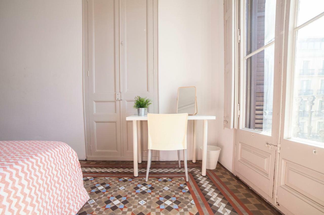 B21-Apartamento Modernista Para Grupos Barcelona Zewnętrze zdjęcie